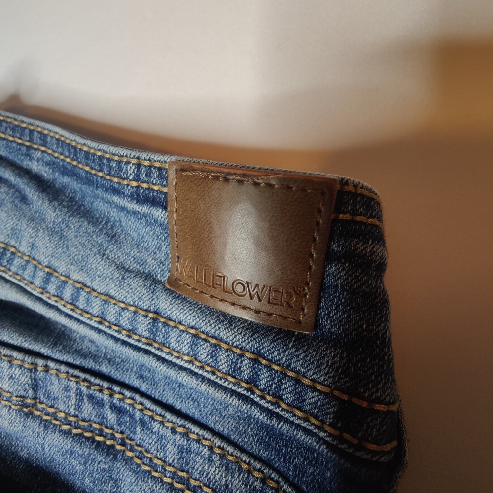 Wallflower Women's Blue Denim Jeans - Picture 2 of 8